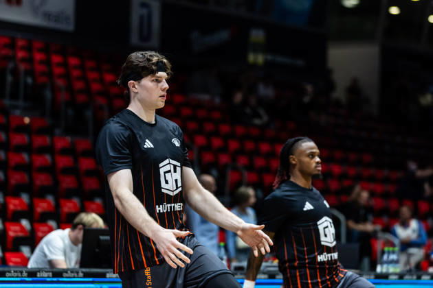 September 27, 2026, GER, BBL, easyCredit Basketball Bundesliga, Chemnitz, Niners Chemnitz vs. Phoenix Hagen, Alexander Richardson (Niners Chemnitz), No. 9 warming up at the Chemnitz Messe in Chemnitz, Saxony, Germany