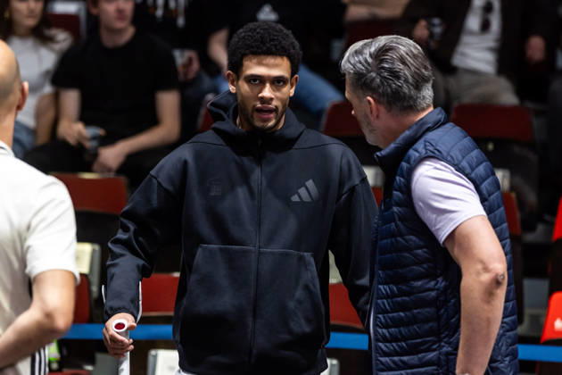 September 27, 2026, GER, BBL, easyCredit Basketball Bundesliga, Chemnitz, Niners Chemnitz vs. Phoenix Hagen; Yohan Choupas of the Niners Chemnitz will have to watch from the sidelines due to injury; Chemnitz Messe, Chemnitz, Saxony, Germany