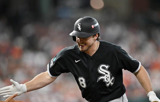 Chicago White Sox Kyle Teel (8) celebrates after hitting a single to load the bases in the second inning against the Houston Astros in an MLB, Baseball Herren, USA American League Wild Card game in Houston, Texas, on Tuesday, September 29, 2026.  HOU20260929719 MARIAxLYSAKER