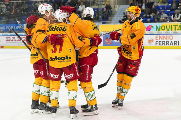 October 1, 2026, Quinto, Gottardo Arena, NL: HC Ambrì Piotta vs. SCL Tigers; SCL Tigers celebrate their second goal at the Gottardo Arena in Quinto, Ticino, Switzerland Copyright: xJustPictures.ch JarixPestelaccix jp-en-JaPe-JP6_JAr_NL_HCAP_SCL_01Ott2026_000062