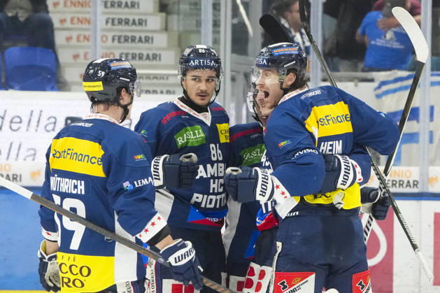 October 1, 2026, Quinto, Gottardo Arena, NL HC Ambri Piotta vs. SCL Tigers: 44 Andre Heim (Ambri, R), 59 Dario Wuthrich (Ambri, L), and 86 Rocco Pezzullo (Ambri, 2nd L) celebrate Tim Muggli’s goal for Ambri at the Gottardo Arena in Quinto, Ticino, Switzerland Copyright: xJustPictures.ch JarixPestelaccix jp-en-JaPe-JP6_JAr_NL_HCAP_SCL_01Ott2026_000109