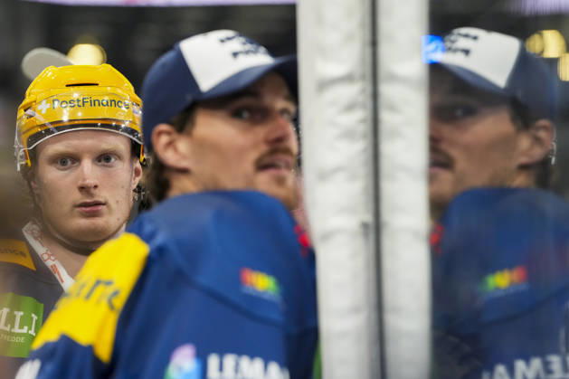 October 1, 2026, Quinto, Gottardo Arena, NL: HC Ambri-Piotta vs. SCL Tigers. Top scorer Roby Jarventie (Ambri) and goalkeeper Gilles Senn (Ambri). Quinto, Gottardo Arena, Ticino, Switzerland Copyright: xJustPictures.ch JarixPestelaccix jp-en-JaPe-JP6_JAr_NL_HCAP_SCL_01Ott2026_000118