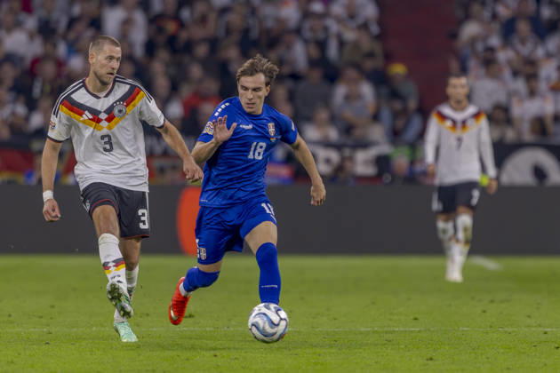 Munich, Germany October 1, 2026 UEFA Nations League 2026–2027 League Phase Group A2 Match 3 Germany vs. Serbia Pictured from left: Waldemar Anton (GER) and Mihajlo Cvetkovic (SRB) in a tackle. DFB and DFL regulations prohibit any use of photographs as image sequences and or quasi-video footage. Allianz Arena, Bavaria Copyright: xFotostandx xSchäferx