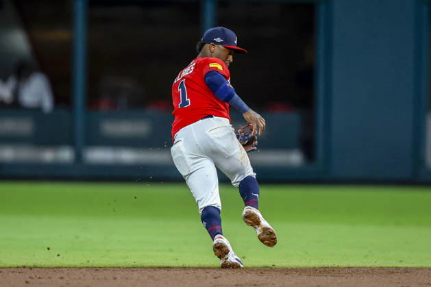 Atlanta Braves second baseman Ozzie Albies (1) makes a play on a hit from Philadelphia Phillies left fielder Bryan De La Cruz (41) in the second inning in game three of the MLB, Baseball Herren, USA National League Wild Card round at Truist Park in Atlanta, Georgia on Thursday, October 1, 2026. ATL20261001302 MIKExZARRILLI