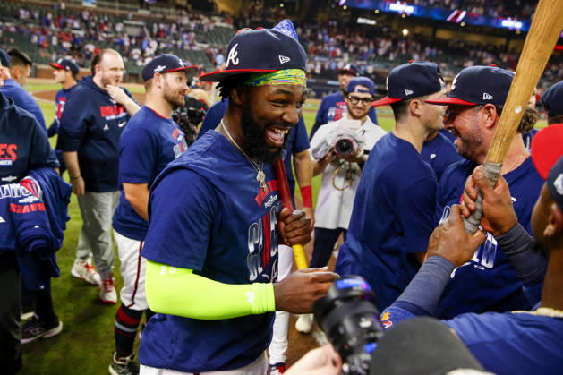 Atlanta Braves center fielder Michael Harris II (23) celebrates defeating the Philadelphia Phillies in game three of the MLB, Baseball Herren, USA National League Wild Card round at Truist Park in Atlanta, Georgia on Thursday, October 1, 2026.  ATL20261001331 MIKExZARRILLI