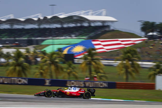 F1 - BAHRAIN GRAND PRIX IN MALAYSIA 2026 44 HAMILTON Lewis (gbr), Scuderia Ferrari SF-26, action during the 2026 Formula 1 Bahrain Grand Prix in Malaysia, 16th round of the 2026 Formula One World Championship, WM, Weltmeisterschaft from October 2 to 4, 2026 on the Sepang International Circuit, in Sepang, Malaysia - SepangMalaysia Copyright: xANTONINxVINCENTx