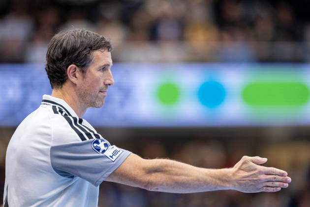 Torsten Jansen, Handball Club Hamburg, coach gesturing; GER, TBV Lemgo Lippe vs. Handball Club Hamburg, handball, Bundesliga 1, Matchday 7, 2026–2027 season, October 1, 2026 GER, TBV Lemgo Lippe vs. Handball Club Hamburg, Handball, 1st Bundesliga, Matchday 7, 2026–2027 season, October 1, 2026 Lemgo Copyright: xEibner-Pressefoto JanxRollingerx EP_JSK