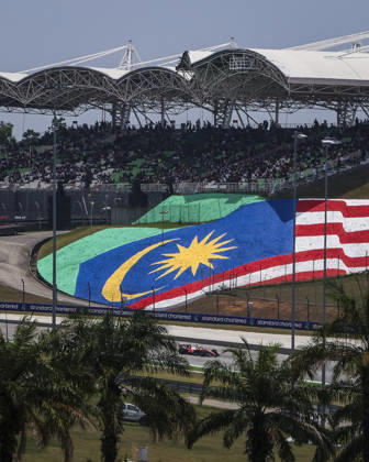F1 - BAHRAIN GRAND PRIX IN MALAYSIA 2026 44 HAMILTON Lewis (gbr), Scuderia Ferrari SF-26, action during the 2026 Formula 1 Bahrain Grand Prix in Malaysia, 16th round of the 2026 Formula One World Championship, WM, Weltmeisterschaft from October 2 to 4, 2026 on the Sepang International Circuit, in Sepang, Malaysia - SepangMalaysia Copyright: xANTONINxVINCENTx