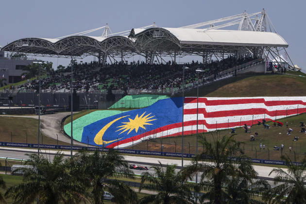 F1 - BAHRAIN GRAND PRIX IN MALAYSIA 2026 44 HAMILTON Lewis (gbr), Scuderia Ferrari SF-26, action during the 2026 Formula 1 Bahrain Grand Prix in Malaysia, 16th round of the 2026 Formula One World Championship, WM, Weltmeisterschaft from October 2 to 4, 2026 on the Sepang International Circuit, in Sepang, Malaysia - SepangMalaysia Copyright: xANTONINxVINCENTx