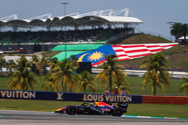 F1 - BAHRAIN GRAND PRIX IN MALAYSIA 2026 03 VERSTAPPEN Max (nld), Red Bull Racing Ford RB22, action during the 2026 Formula 1 Bahrain Grand Prix in Malaysia, 16th round of the 2026 Formula One World Championship, WM, Weltmeisterschaft from October 2 to 4, 2026 on the Sepang International Circuit, in Sepang, Malaysia - SepangMalaysia Copyright: xANTONINxVINCENTx