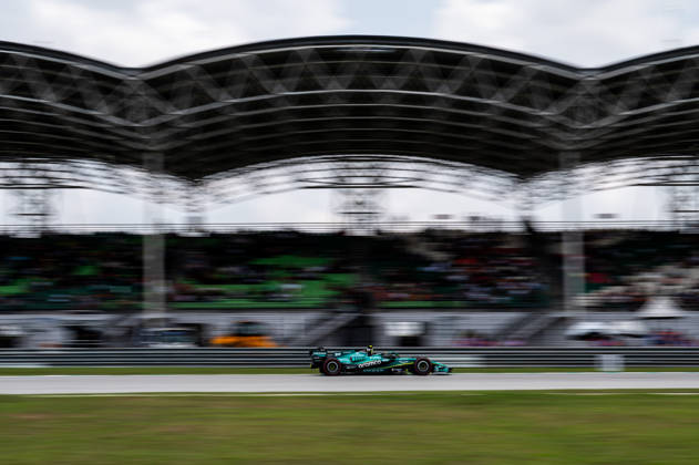 F1 - BAHRAIN GRAND PRIX IN MALAYSIA 2026 14 ALONSO Fernando (spa), Aston Martin F1 Team AMR26, action during the 2026 Formula 1 Bahrain Grand Prix in Malaysia, 16th round of the 2026 Formula One World Championship, WM, Weltmeisterschaft from October 2 to 4, 2026 on the Sepang International Circuit, in Sepang, Malaysia - SepangMalaysia Copyright: xALBERTOxVIMERCATIx