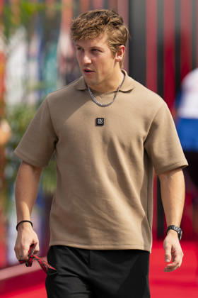 FORMULA 1 BAHRAIN GRAND PRIX IN MALAYSIA 2026 Liam Lawson (NZL) 30 Racing Bulls arriving for practice during the Formula 1 Gulf Air Bahrain Grand Prix in Malaysia 2026, Round 16 of the 2026 Formula 1 World Championship, WM, Weltmeisterschaft from 2nd - 4th October 2026 at Sepang International Circuit, Sepang, Malaysia. Credit: Robbie Hoad Every Second Media Editorial use only. All images are copyright Every Second Media Limited. No images may be reproduced without prior permission. Copyright: xIMAGO EveryxSecondxMediax ESM-2195-0176 RobbiexHoadx xEveryxSecondxMediax