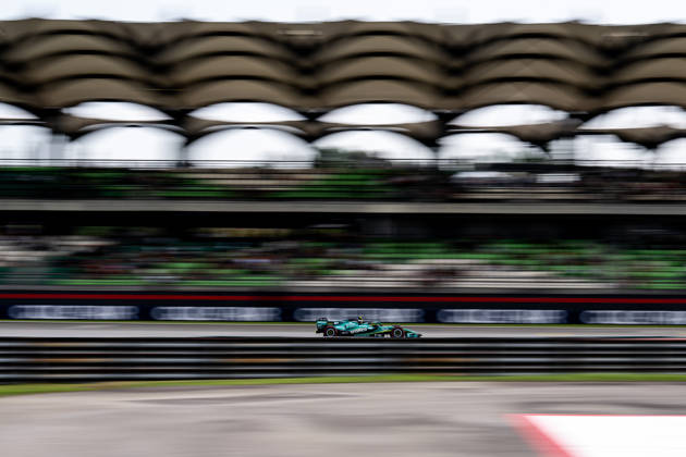 F1 - BAHRAIN GRAND PRIX IN MALAYSIA 2026 14 ALONSO Fernando (spa), Aston Martin F1 Team AMR26, actionn during the 2026 Formula 1 Bahrain Grand Prix in Malaysia, 16th round of the 2026 Formula One World Championship, WM, Weltmeisterschaft from October 2 to 4, 2026 on the Sepang International Circuit, in Sepang, Malaysia - SepangMalaysia Copyright: xALBERTOxVIMERCATIx