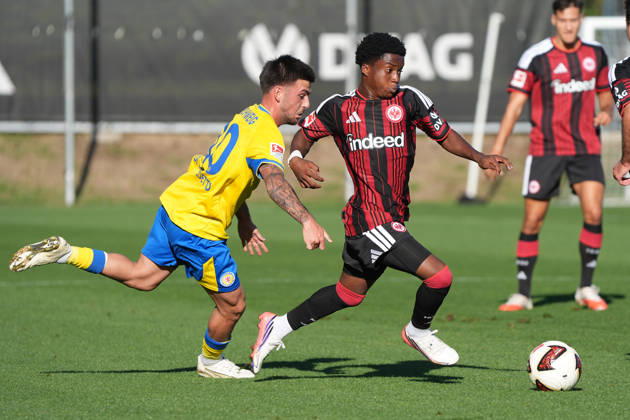 Lawrence Setordije (Eintracht Frankfurt) defeats Samuele Di Benedetto (Eintracht Braunschweig) October 2, 2026 Bundesliga, Season 26–27 Eintracht Frankfurt vs. Eintracht Braunschweig, Deutsche Bank Park, Training Field, Friendly Match