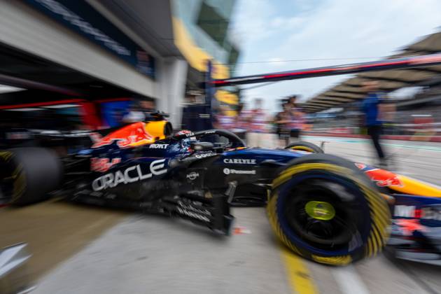 October 2, 2026, Kuala Lumpur, Malaysia: Max Verstappen (NLD) (Oracle Red Bull Racing) in the pit lane during free practice 2 of the Formula 1 Bahrain Grand Prix In Malaysia 2026 at the Sepang International Circuit. Kuala Lumpur Malaysia - ZUMAs197 20261002_aaa_s197_141 Copyright: xLucaxMartinix