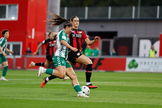 Soccer I Women s I 2026–2027 Season I Bundesliga I Bayer 04 Leverkusen vs. Werder Bremen I October 2, 2026 Luna Vanzeir 13, Werder Bremen, and Selina Ostermeier 2, Bayer 04 Leverkusen, in a duel in the penalty area at the Ulrich Haberland Stadium in Leverkusen, North Rhine-Westphalia, Germany Copyright: xLobeca CedricxSiefkerx