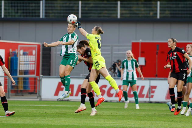 Soccer I Women s I 2026–2027 Season I Bundesliga I Bayer 04 Leverkusen vs. Werder Bremen I October 2, 2026 Michelle Ulbrich 5, Werder Bremen, and Rafaela Borggräfe 12, Bayer 04 Leverkusen in a tackle. After the tackle, a penalty kick is awarded to Leverkusen. The goalkeeper requires medical attention following the tackle. Leverkusen, Ulrich Haberland Stadium, North Rhine-Westphalia, Germany Copyright: xLobeca CedricxSiefkerx