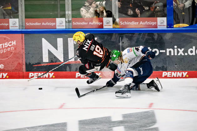 Eric Uba Loewen Frankfurt, 18 GER, Loewen Frankfurt vs. Eisbären Berlin, Ice Hockey, PENNY DEL, Matchday 5, 2026–2027 Season, October 2, 2026 GER, Loewen Frankfurt vs. Eisbären Berlin, Ice Hockey, PENNY DEL, Matchday 5, 2026–2027 Season, October 2, 2026 Frankfurt am Main Copyright: xEibner-Pressefoto AttilaxZigax EP_AZA