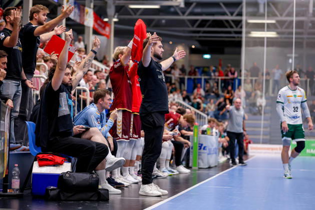 October 2, 2026, Matchday 6 of the 2nd Handball Bundesliga, TuSEM Essen vs. SC DHfK Leipzig; Head Coach Kenji Hövels of TuSEM Essen gesturing on the sidelines, North Rhine-Westphalia, Germany