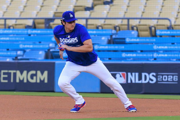 October 2, 2026, Los Angeles, California, USA: Shohei Ohtani 17 of the Los Angeles Dodgers at bat during a workout in preparation for Game 1 of the NLDS game against the Atlanta Braves on Friday October 2, 2026 at Dodger Stadium in Los Angeles, California. JAVIER ROJAS PI Dodgers NLDS - Workout  - ZUMAp124 20261002_zaa_p124_089 Copyright: xJavierxRojasx