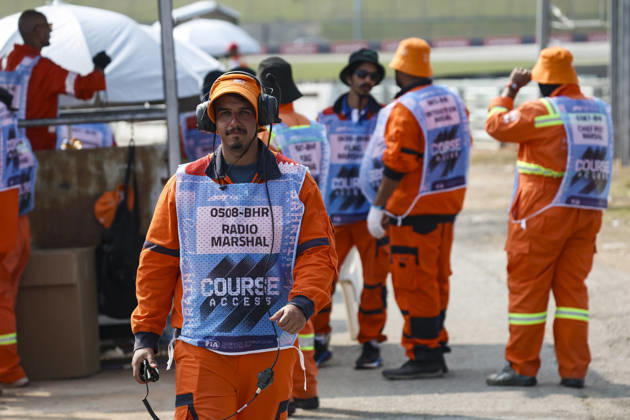 F1 - BAHRAIN GRAND PRIX IN MALAYSIA 2026 marshall, commissaire de piste, marshal, marshalls, marshals during the 2026 Formula 1 Bahrain Grand Prix in Malaysia, 16th round of the 2026 Formula One World Championship, WM, Weltmeisterschaft from October 2 to 4, 2026 on the Sepang International Circuit, in Sepang, Malaysia - SepangMalaysia  Copyright: xXavixBonillax