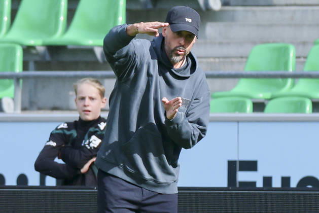 Hannover 96 coach Sandro Wagner gestures during the friendly match between Hannover 96 and SC Verl, Heinz von Heiden Arena on October 3, 2026, in Hannover, Germany. Photo by Marco Steinbrenner, DeFodi Images. Coach Sandro Wagner of Hannover 96 gestures during the friendly match between Hannover 96 and SC Verl at Heinz von Heiden Arena on October 3, 2026 in Hannover, Germany. Photo by Marco Steinbrenner, DeFodi Images. Photo by Marco Steinbrenner, DeFodi Images.