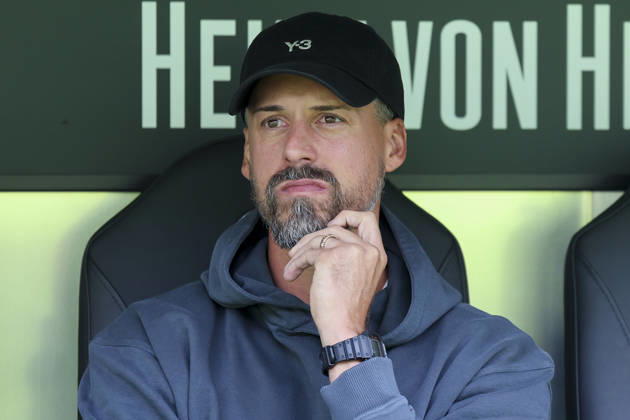 Hannover 96 coach Sandro Wagner looks disappointed during the friendly match between Hannover 96 and SC Verl, Heinz von Heiden Arena on October 3, 2026, in Hannover, Germany. Photo by Marco Steinbrenner, DeFodi Images. Coach Sandro Wagner of Hannover 96 looks dejected during the friendly match between Hannover 96 and SC Verl at Heinz von Heiden Arena on October 3, 2026 in Hannover, Germany. Photo by Marco Steinbrenner, DeFodi Images. Photo by Marco Steinbrenner, DeFodi Images.