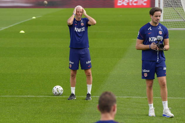 Soccer, Nations League: Portugal vs. Norway, Nations League Porto, Portugal 20261003 Norway’s national team coach Stale Solbakken during training at Estadio do Dragão on the day of the match against Portugal. Photo: Lise Aserud, NTB, Porto, Portugal. EDITORIAL USE ONLY. RESTRICTED USE FOR BETTING COMPANIES. Copyright: xLisexAserudxx xNTBx