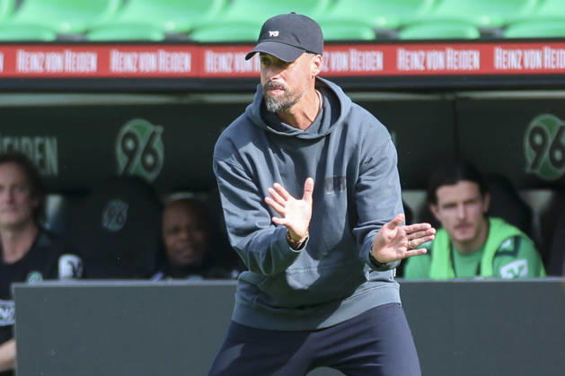 Hannover 96 coach Sandro Wagner gestures during the friendly match between Hannover 96 and SC Verl, Heinz von Heiden Arena on October 3, 2026, in Hannover, Germany. Photo by Marco Steinbrenner, DeFodi Images. Coach Sandro Wagner of Hannover 96 gestures during the friendly match between Hannover 96 and SC Verl at Heinz von Heiden Arena on October 3, 2026 in Hannover, Germany. Photo by Marco Steinbrenner, DeFodi Images. Photo by Marco Steinbrenner, DeFodi Images.
