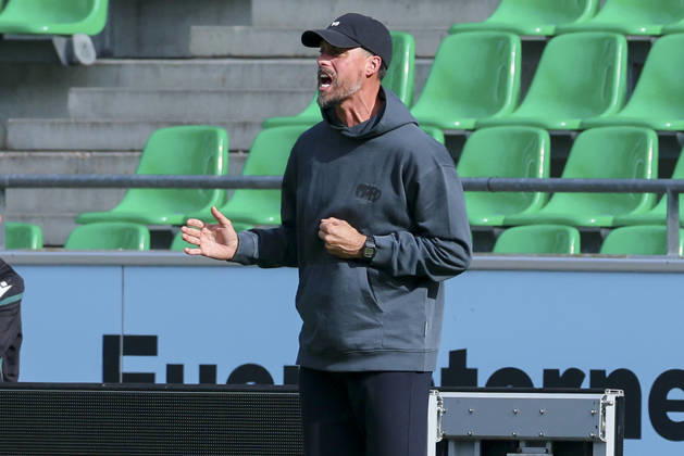 Hannover 96 coach Sandro Wagner gestures during the friendly match between Hannover 96 and SC Verl, Heinz von Heiden Arena on October 3, 2026, in Hannover, Germany. Photo by Marco Steinbrenner, DeFodi Images. Coach Sandro Wagner of Hannover 96 gestures during the friendly match between Hannover 96 and SC Verl at Heinz von Heiden Arena on October 3, 2026 in Hannover, Germany. Photo by Marco Steinbrenner, DeFodi Images. Photo by Marco Steinbrenner, DeFodi Images.