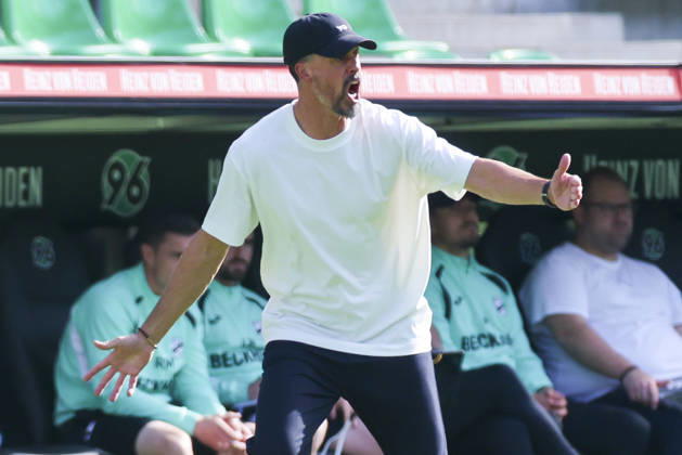 Hannover 96 coach Sandro Wagner gestures during the friendly match between Hannover 96 and SC Verl, Heinz von Heiden Arena on October 3, 2026, in Hannover, Germany. Photo by Marco Steinbrenner, DeFodi Images. Coach Sandro Wagner of Hannover 96 gestures during the friendly match between Hannover 96 and SC Verl at Heinz von Heiden Arena on October 3, 2026 in Hannover, Germany. Photo by Marco Steinbrenner, DeFodi Images. Photo by Marco Steinbrenner, DeFodi Images.