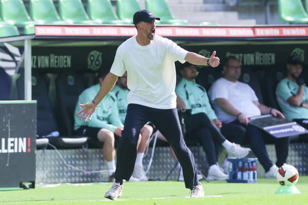 Hannover 96 coach Sandro Wagner gestures during the friendly match between Hannover 96 and SC Verl, Heinz von Heiden Arena on October 3, 2026, in Hannover, Germany. Photo by Marco Steinbrenner, DeFodi Images. Coach Sandro Wagner of Hannover 96 gestures during the friendly match between Hannover 96 and SC Verl at Heinz von Heiden Arena on October 3, 2026 in Hannover, Germany. Photo by Marco Steinbrenner, DeFodi Images. Photo by Marco Steinbrenner, DeFodi Images.