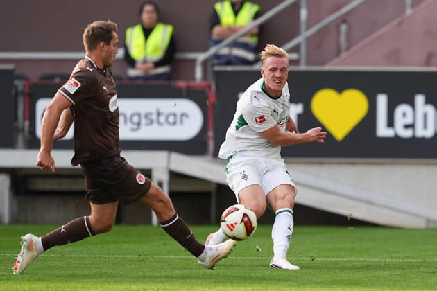 October 3, 2026, xydrx, Men s, Soccer, Friendly Match, FC St. Pauli vs. Borussia Mönchengladbach, 2026–2027 Season, Millerntor Stadium, Lars Ritzka, FC St. Pauli, No. 21 in a tackle against Isac Lidberg of Borussia Mönchengladbach, 3. DFB regulations prohibit any use of photographs as image sequences and or quasi-video. Copyright: HMBxMedia YannisxDreimann