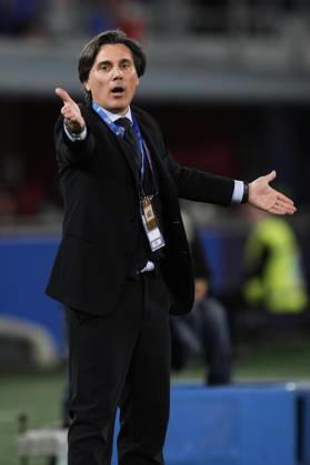 Turkiye s Headcoach Vincenzo Montella shouts instructions to his players during the Friendly Matches 2024 between Italy and Turkiye at Renato Dall& x2019;Ara Stadium - Soccer - Bologna, Italy - Tuesday June 4, 2024  Copyright: xMassimoxPaolone LaPressex