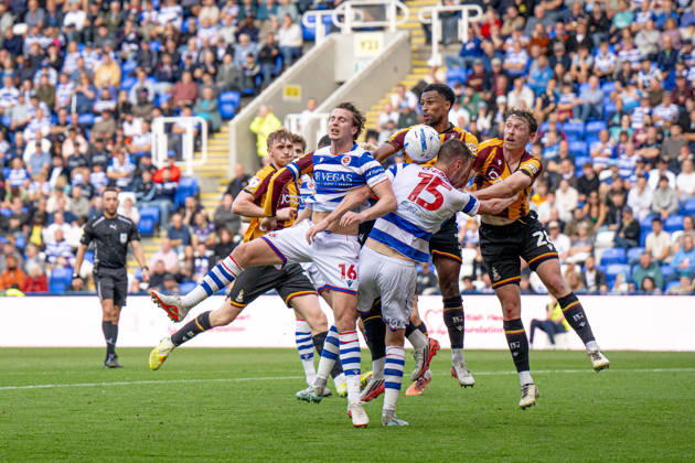 Reading v Bradford City, EFL Sky Bet League 1 Bradford defending a cross during the EFL Sky Bet League 1 match between Reading and Bradford City at the Select Car Leasing Stadium, Reading, UK on 3 October 2026. Reading Select Car Leasing Stadium Berkshire UK Editorial use only DataCo restrictions apply See www.football-dataco.com , Copyright: xStevexBaileyx PSI-24965-0091