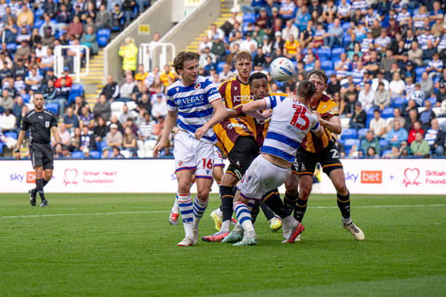 Reading v Bradford City, EFL Sky Bet League 1 Bradford defending a cross during the EFL Sky Bet League 1 match between Reading and Bradford City at the Select Car Leasing Stadium, Reading, UK on 3 October 2026. Reading Select Car Leasing Stadium Berkshire UK Editorial use only DataCo restrictions apply See www.football-dataco.com , Copyright: xStevexBaileyx PSI-24965-0093