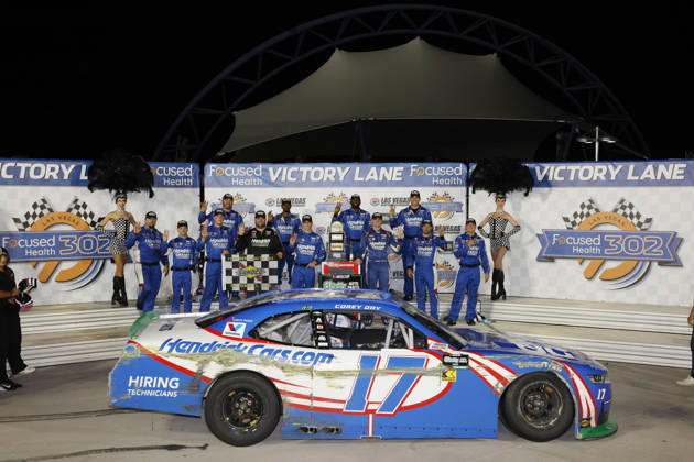 LAS VEGAS, CA - OCTOBER 03: Corey Day ( 17 Hendrick Motorsports HendrickCars.com Chevrolet) celebrates in victory lane with his team after winning the Focused Health 302 NASCAR, Motorsport, USA O™Reilly Auto Parts Series race on October 3, 2026, at Las Vegas Motor Speedway in Las Vegas, NV. (Photo by Jeff Speer LVMS Icon Sportswire) AUTO: OCT 03 NASCAR O™Reilly Auto Parts Series Focused Health 302 EDITORIAL USE ONLY Icon26100318924