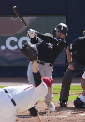 Baseball: Division Series between White Sox and Guardians Chicago White Sox first baseman Munetaka Murakami hits a two-run home run in the fourth inning of Game 1 of the American League Division Series against the Cleveland Guardians at Progressive Field in Cleveland, Ohio, on Oct. 3, 2026.  A14AA0005629854P