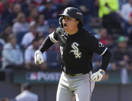 Baseball: Division Series between White Sox and Guardians Chicago White Sox first baseman Munetaka Murakami reacts after hitting a two-run home run in the fourth inning of Game 1 of the American League Division Series against the Cleveland Guardians at Progressive Field in Cleveland, Ohio, on Oct. 3, 2026.  A14AA0005629855P
