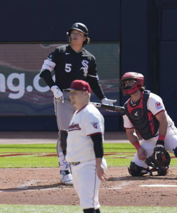 Baseball: Division Series between White Sox and Guardians Chicago White Sox first baseman Munetaka Murakami hits a two-run home run off Cleveland Guardians starter Parker Messick in the fourth inning of Game 1 of the American League Division Series at Progressive Field in Cleveland, Ohio, on Oct. 3, 2026.  A14AA0005629857P