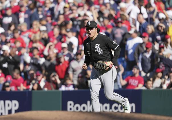 Baseball: Division Series between White Sox and Guardians Chicago White Sox first baseman Munetaka Murakami reacts following the team s 3-0 victory over the Cleveland Guardians in Game 1 of the American League Division Series at Progressive Field in Cleveland, Ohio, on Oct. 3, 2026.  A14AA0005629867P