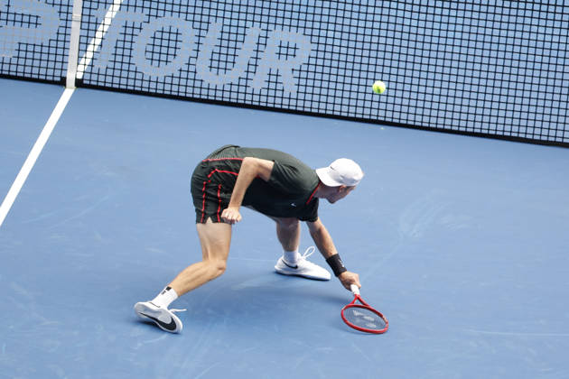 October 4, 2026, Tokyo, Japan: Denis Shapovalov (Canada) returns a shot against Carlos Alcaraz (Spain) during their quarterfinal match at the Kinoshita Group Japan Open Tennis Championships at Ariake Colosseum in Tokyo. Shapovalov suffered an injury, forcing him to retire early in the second set. The tournament runs from September 29 to October 6. Alcaraz won 7-6(3), 2-1 Tokyo Japan - ZUMAm191 20261004_aap_m191_072 Copyright: xRodrigoxReyesxMarinx