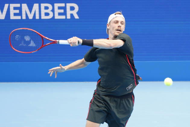 October 4, 2026, Tokyo, Japan: Denis Shapovalov (Canada) returns a shot against Carlos Alcaraz (Spain) during their quarterfinal match at the Kinoshita Group Japan Open Tennis Championships at Ariake Colosseum in Tokyo. Shapovalov suffered an injury, forcing him to retire early in the second set. The tournament runs from September 29 to October 6. Alcaraz won 7-6(3), 2-1 Tokyo Japan - ZUMAm191 20261004_aap_m191_075 Copyright: xRodrigoxReyesxMarinx