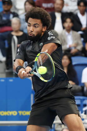 October 4, 2026, Tokyo, Japan: Arthur Fils (France) returns a shot against Valentin Vacherot (Monaco) during their quarterfinal match at the Kinoshita Group Japan Open Tennis Championships at Ariake Colosseum in Tokyo. The tournament runs from September 29 to October 6. Vacherot won 7-5, 4-6, 6-4. Tennis 2026: Valentin Vacherot Battles Arthur Fils In Japan Open - ZUMAm191 20261004_aap_m191_118 Copyright: xRodrigoxReyesxMarinx