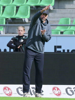 Hannover 96 coach Sandro Wagner gestures during the friendly match between Hannover 96 and SC Verl, Heinz von Heiden Arena on October 3, 2026, in Hannover, Germany. Photo by Marco Steinbrenner, DeFodi Images. Coach Sandro Wagner of Hannover 96 gestures during the friendly match between Hannover 96 and SC Verl at Heinz von Heiden Arena on October 3, 2026 in Hannover, Germany. Photo by Marco Steinbrenner, DeFodi Images. Photo by Marco Steinbrenner, DeFodi Images.