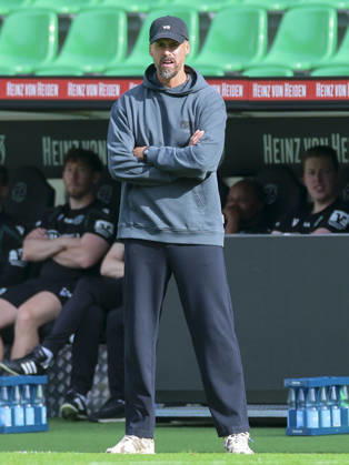 Hannover 96 coach Sandro Wagner watches during the friendly match between Hannover 96 and SC Verl, Heinz von Heiden Arena on October 3, 2026, in Hannover, Germany. Photo by Marco Steinbrenner, DeFodi Images. Coach Sandro Wagner of Hannover 96 looks on during the friendly match between Hannover 96 and SC Verl at Heinz von Heiden Arena on October 3, 2026 in Hannover, Germany. Photo by Marco Steinbrenner, DeFodi Images. Photo by Marco Steinbrenner, DeFodi Images