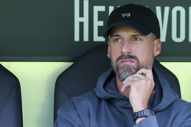 Hannover 96 coach Sandro Wagner watches during the friendly match between Hannover 96 and SC Verl, Heinz von Heiden Arena on October 3, 2026, in Hannover, Germany. Photo by Marco Steinbrenner, DeFodi Images. Coach Sandro Wagner of Hannover 96 looks on during the friendly match between Hannover 96 and SC Verl at Heinz von Heiden Arena on October 3, 2026 in Hannover, Germany. Photo by Marco Steinbrenner, DeFodi Images. Photo by Marco Steinbrenner, DeFodi Images