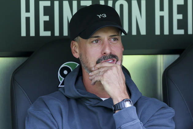 Hannover 96 coach Sandro Wagner watches during the friendly match between Hannover 96 and SC Verl, Heinz von Heiden Arena on October 3, 2026, in Hannover, Germany. Photo by Marco Steinbrenner, DeFodi Images. Coach Sandro Wagner of Hannover 96 looks on during the friendly match between Hannover 96 and SC Verl at Heinz von Heiden Arena on October 3, 2026 in Hannover, Germany. Photo by Marco Steinbrenner, DeFodi Images. Photo by Marco Steinbrenner, DeFodi Images