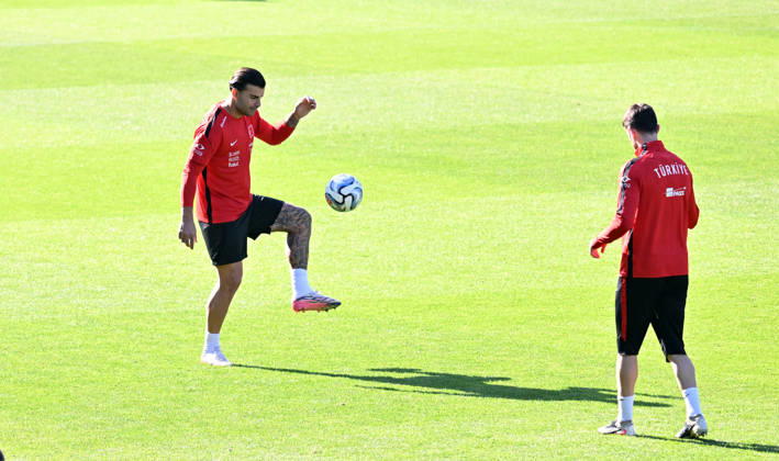 Turkish national team, Nationalteam trains in Liege ahead of Italy match LIEGE, BELGIUM - OCTOBER 04: Head coach Vincenzo Montella leads the Turkish National Football Team during their final training session at the SL16 Football Campus ahead of an upcoming match against Italy, in Liege, Belgium on October 04, 2026. Dursun Aydemir Anadolu Liege Belgium. Editorial use only. Please get in touch for any other usage. Copyright: x2026xAnadoluxDursunxAydemirx