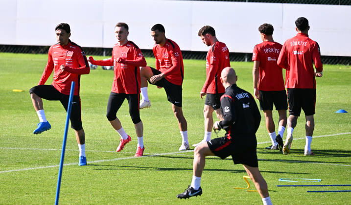 Turkish national team, Nationalteam trains in Liege ahead of Italy match LIEGE, BELGIUM - OCTOBER 04: Head coach Vincenzo Montella leads the Turkish National Football Team during their final training session at the SL16 Football Campus ahead of an upcoming match against Italy, in Liege, Belgium on October 04, 2026. Dursun Aydemir Anadolu Liege Belgium. Editorial use only. Please get in touch for any other usage. Copyright: x2026xAnadoluxDursunxAydemirx